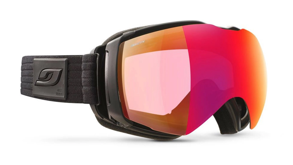 The Latest Technology in Skiing and Snowboarding Goggles: What to Look For and Our Top Picks 7 julbo aerospace