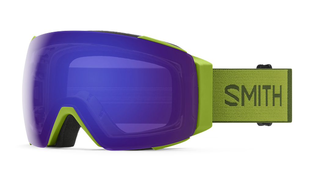 The Latest Technology in Skiing and Snowboarding Goggles: What to Look For and Our Top Picks 2 smith i o snow goggles 1